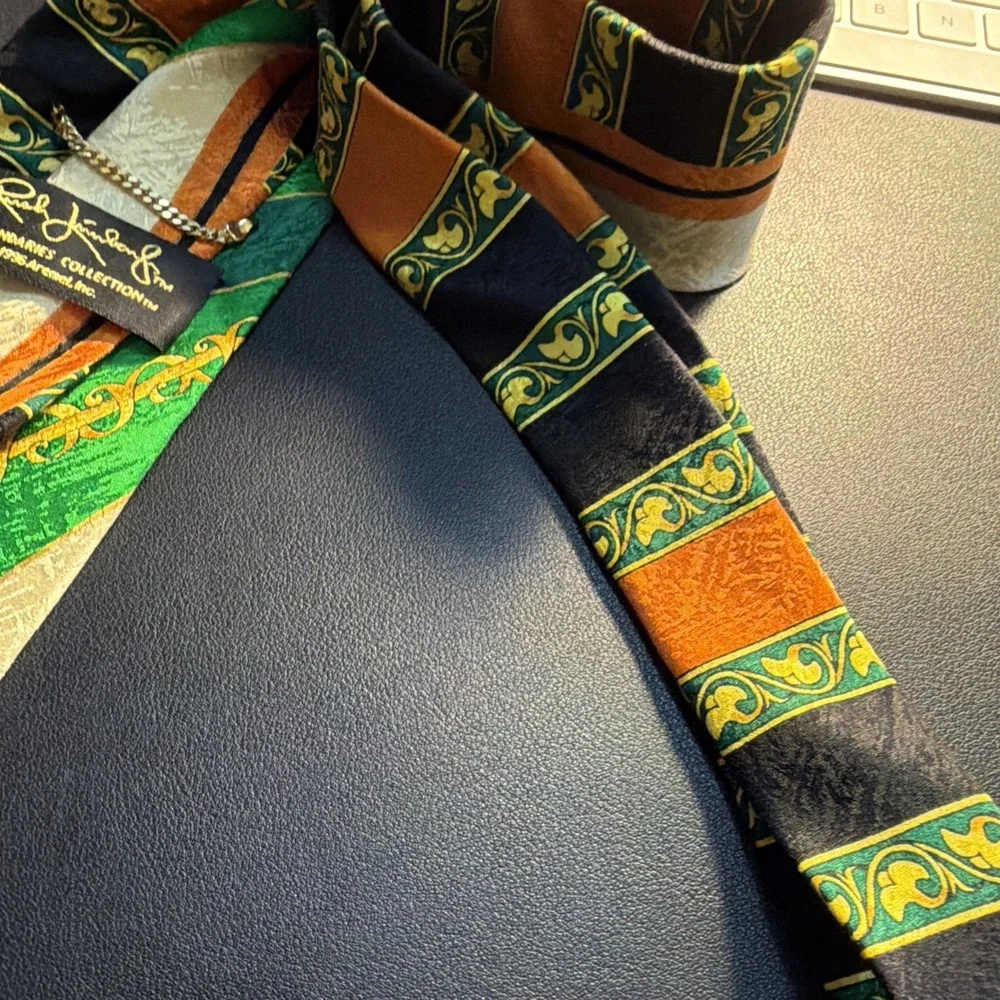 RUSH LIMBAUGH No Boundaries Mens 100% Silk Tie USA Geometric Abstract